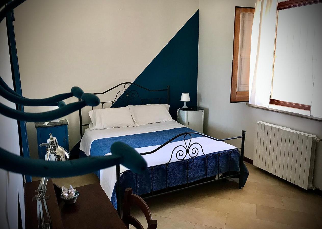 B&B La Roverella ピアッツァ・アルメリーナ エクステリア 写真